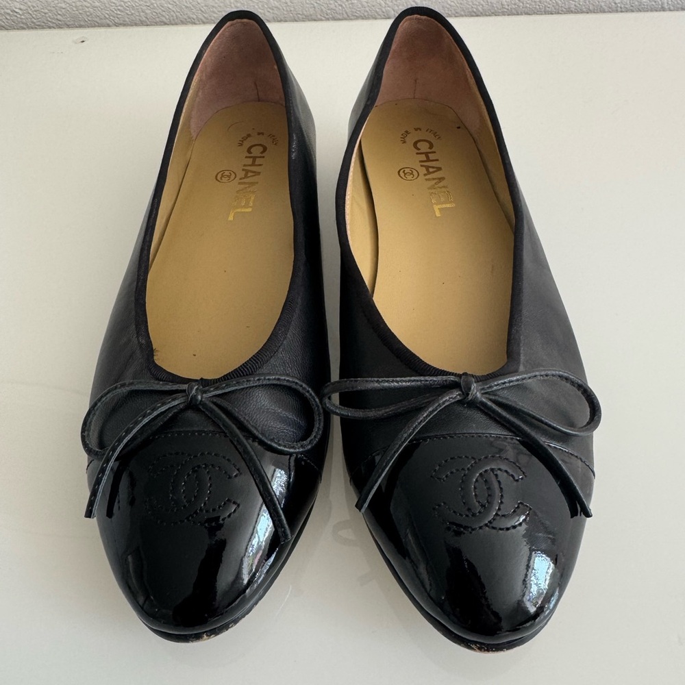 Black Women's Flats